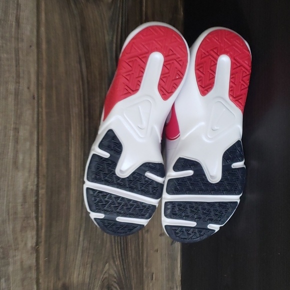 New Nike Legend Essential Womens Sneakers Size 7 Casual Everyday Walking Comfort - Picture 8 of 9